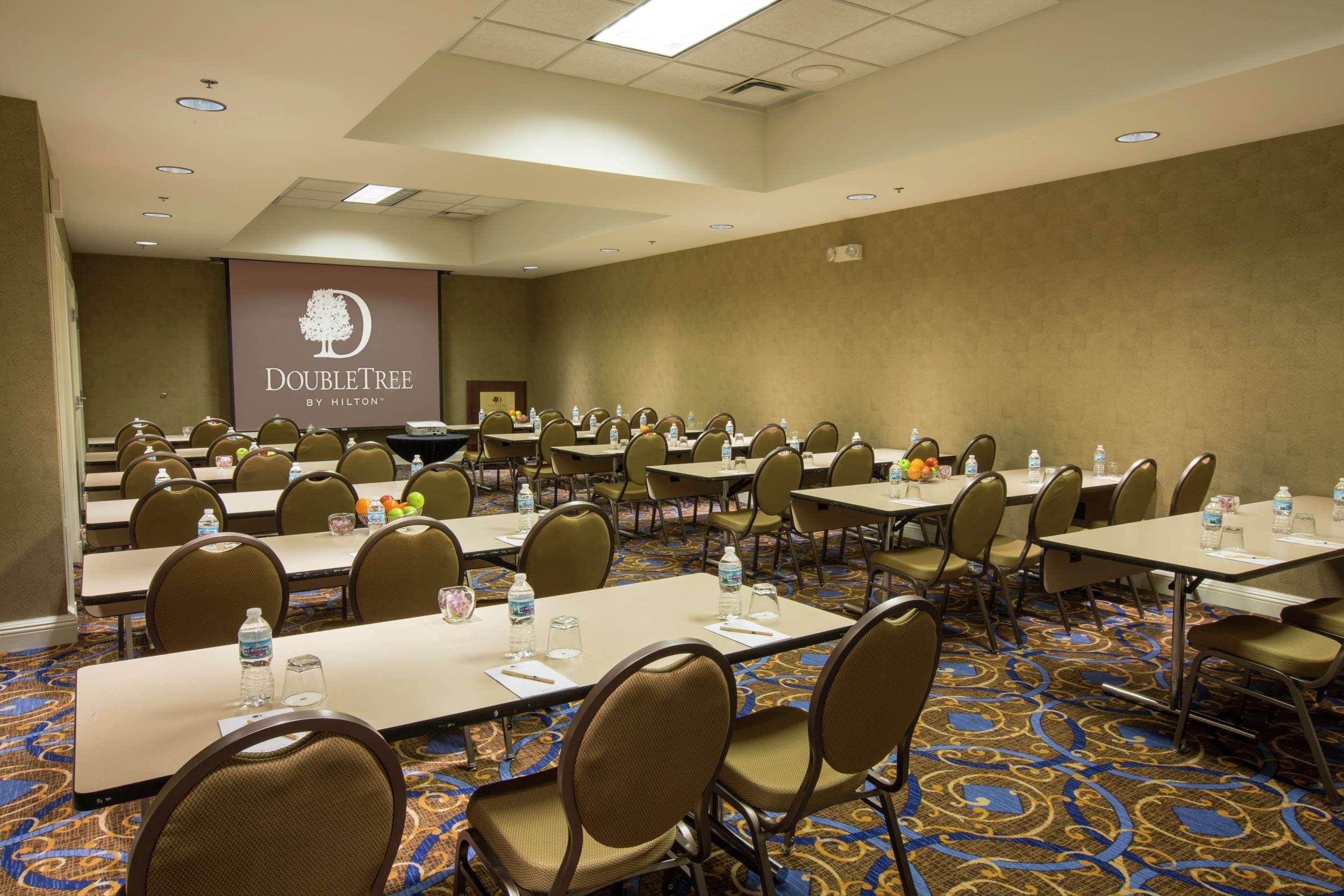 Doubletree By Hilton Chicago O'Hare Airport-Rosemont Hotel Exterior foto