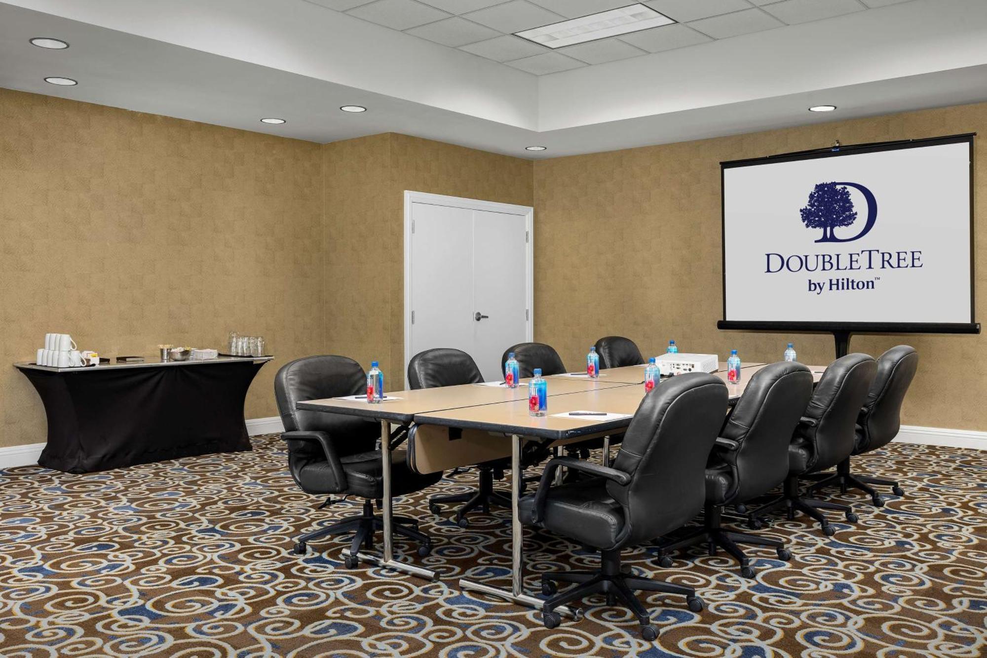 Doubletree By Hilton Chicago O'Hare Airport-Rosemont Hotel Exterior foto