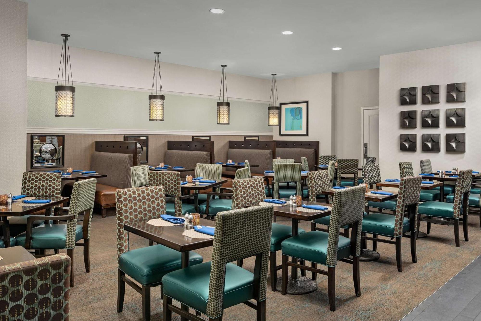 Doubletree By Hilton Chicago O'Hare Airport-Rosemont Hotel Exterior foto